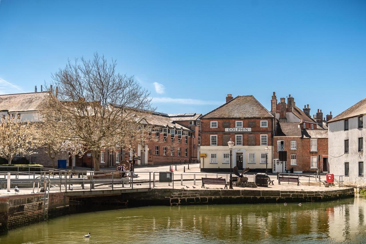 3, The Dolphin, 49 Quay Street - Stunning Apartment - Quintessential - Quay Views - Sleeps 2-4 People Newport  Exteriör bild